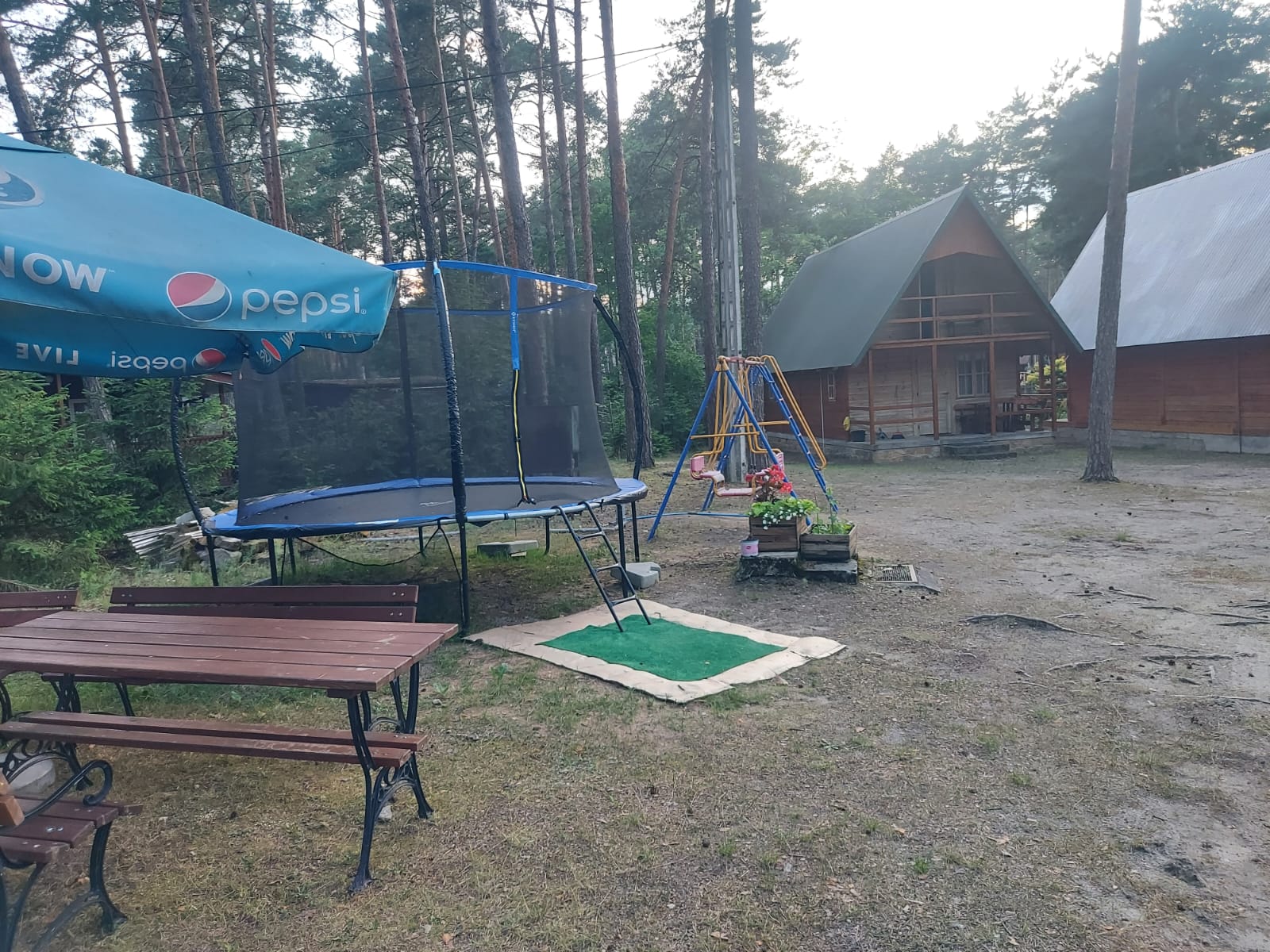 Atrakcje dla dzieci w Sielpi - plac zabaw i huśtawki